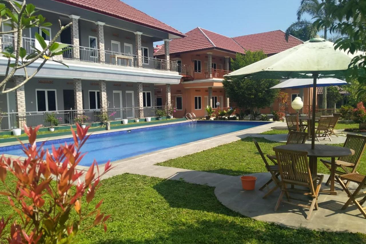 Villa Batu Tua Puncak Mitra Reddoorz 茂物 外观 照片